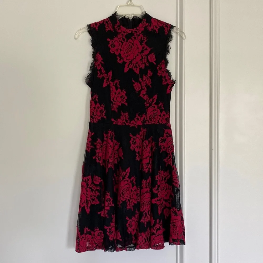 Black and red floral lace dress - Picture 1 of 4